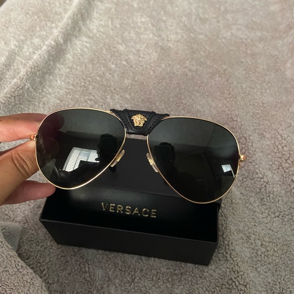 VERSACE Aviator Sunglasses - Picture 4 of 8